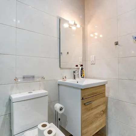 Lovely 2br With Spacious Terrace In By 360 Estates 그지라