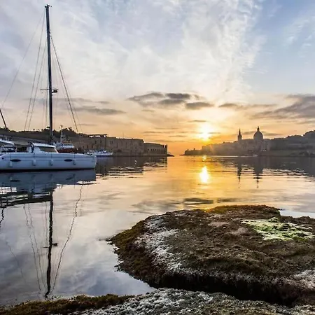 Lovely 2br With Spacious Terrace In By 360 Estates *