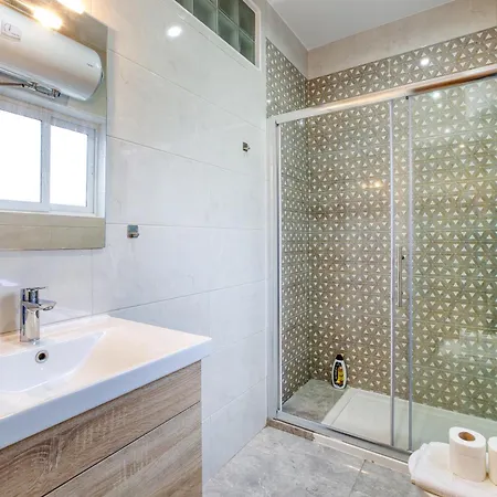 Lovely 2br With Spacious Terrace In By 360 Estates Apartment