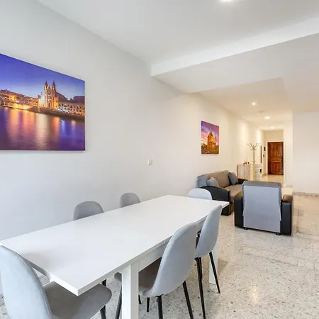 Apartment Lovely 2br With Spacious Terrace In By 360 Estates *