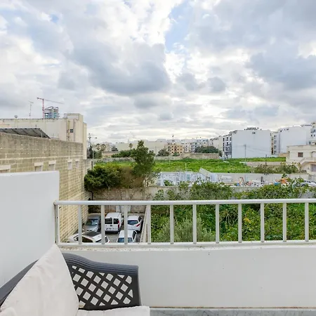 Lovely 2br With Spacious Terrace In By 360 Estates * Gzira